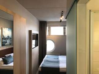 Отель Pilot Airport Hotel Вантаа Стандартный двухместный номер с 2 отдельными кроватями-14
